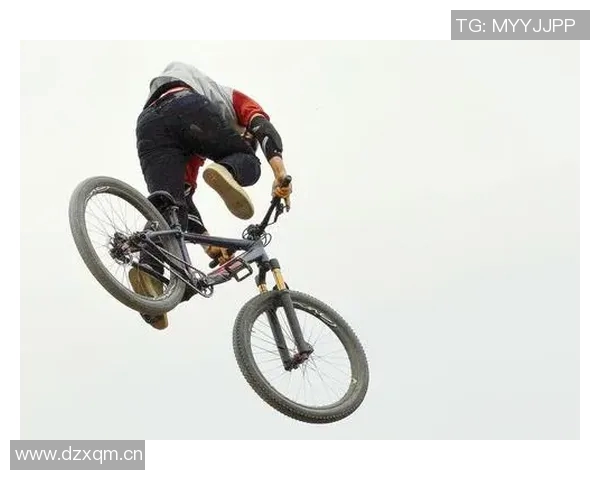 极限运动的魅力与挑战:深入成都极限运动队的灵活性与团队精神探索 极限运动的魅力与挑战:深入成都极限运动队的灵活性与团队精神探索